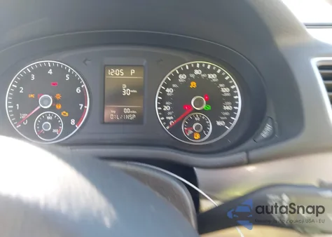 2014 Volkswagen Passat 1.8T Wolfsburg Edition z USA, uszkodzony, nr VIN 1VWAT7A38EC095360